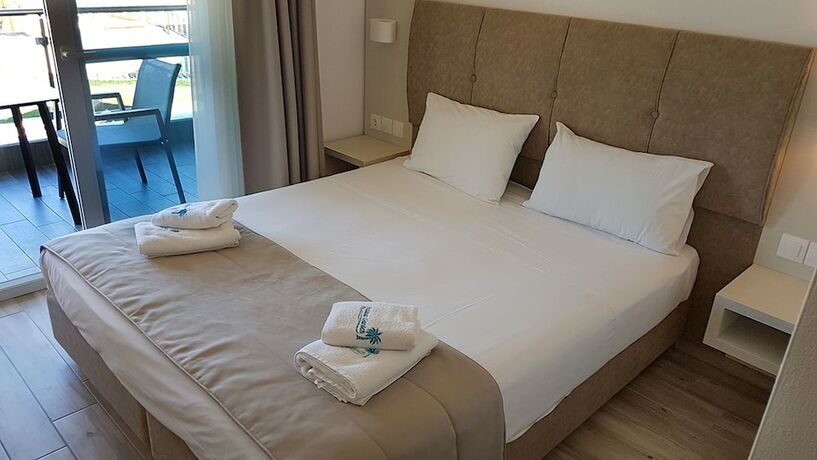 Imagen de la habitación del Hotel Finikas Garden Beach Resort Nikiti. Foto 23