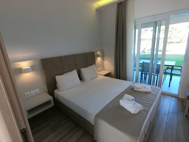 Imagen de la habitación del Hotel Finikas Garden Beach Resort Nikiti. Foto 28