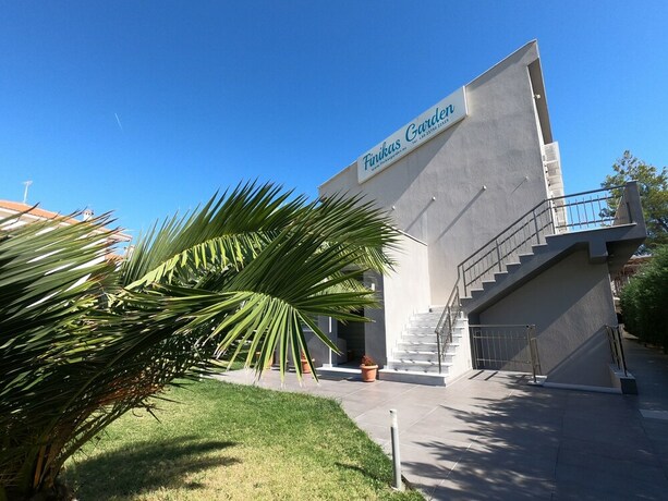 Imagen de los interiores del Hotel Finikas Garden Beach Resort Nikiti. Foto 31