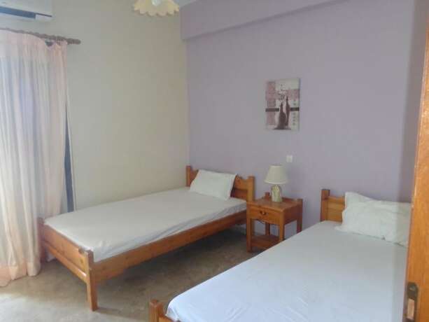 Imagen de la habitación del Hotel Finikas, Paralia Irion. Foto 18