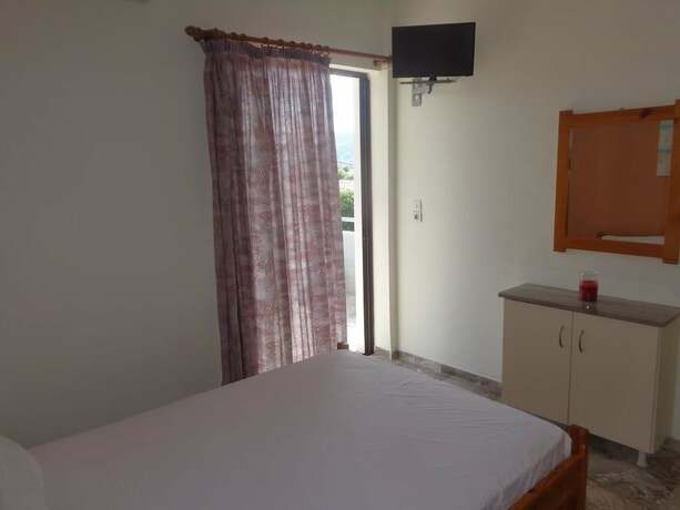 Imagen de la habitación del Hotel Finikas, Paralia Irion. Foto 20