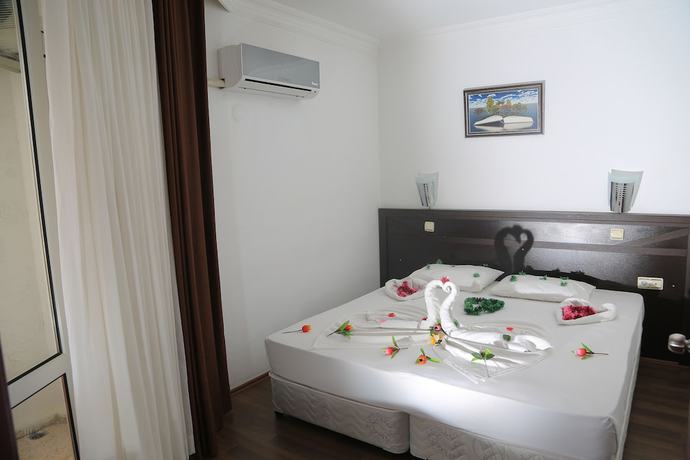 Imagen de la habitación del Hotel Finike Marina. Foto 6