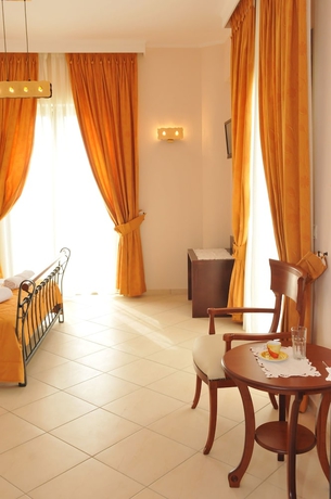 Imagen de la habitación del Hotel Finiki Plaza. Foto 7