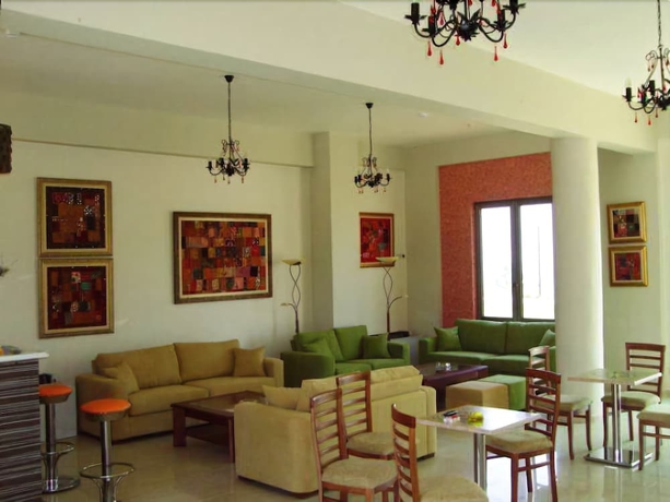 Imagen de los interiores del Hotel Finiki Plaza. Foto 16