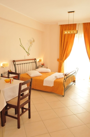 Imagen de la habitación del Hotel Finiki Plaza. Foto 13