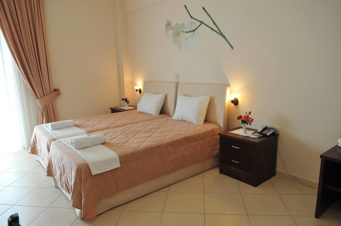 Imagen de la habitación del Hotel Finiki Plaza. Foto 15