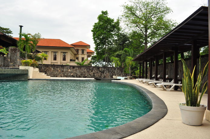 Imagen de la piscina del Hotel Finna Golf And Country Club Resort. Foto 15