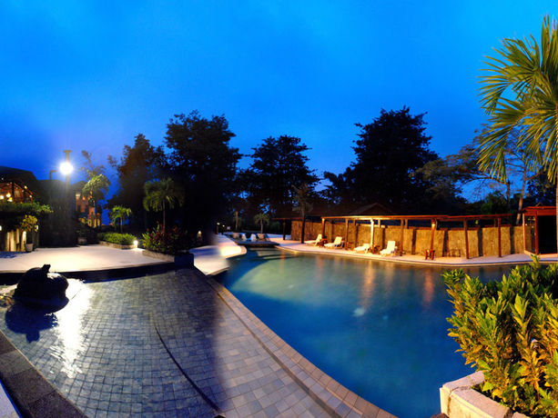 Imagen del bar/restaurante del Hotel Finna Golf And Country Club Resort. Foto 7