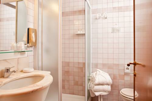 Imagen de la habitación del Hotel Fior. Foto 6