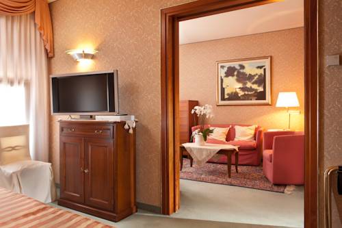 Imagen de la habitación del Hotel Fior. Foto 11