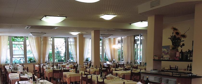 Imagen del bar/restaurante del Hotel Fior di Pino. Foto 2