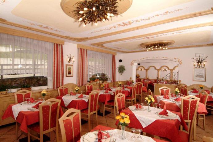 Imagen del bar/restaurante del Hotel Fiordaliso, Canazei. Foto 2