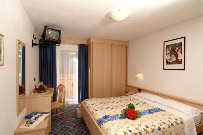 Imagen de la habitación del Hotel Fiordaliso, Canazei. Foto 7