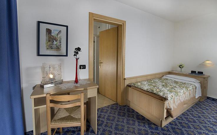 Imagen de la habitación del Hotel Fiordaliso, Canazei. Foto 8