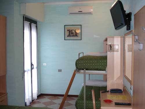 Imagen de la habitación del Hotel Fiordaliso, Sirmione. Foto 8