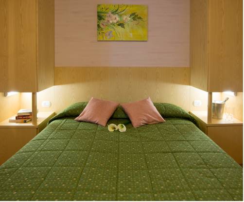 Imagen de la habitación del Hotel Fiordaliso, Sirmione. Foto 11