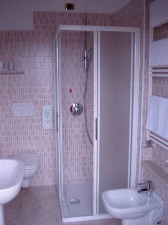 Imagen de la habitación del Hotel Fiordaliso, Sirmione. Foto 14