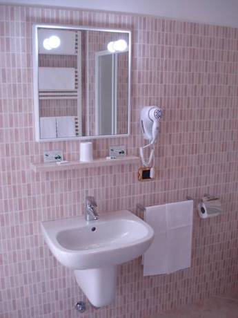 Imagen de la habitación del Hotel Fiordaliso, Sirmione. Foto 15