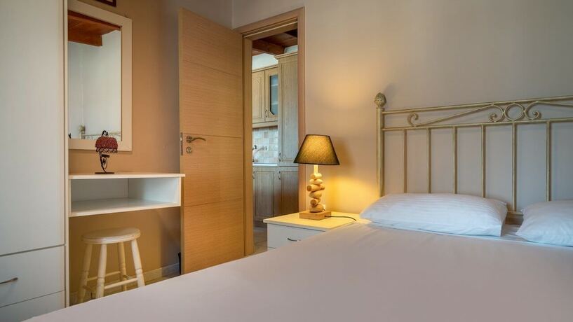 Imagen de la habitación del Hotel Fiore Beach Studios. Foto 15