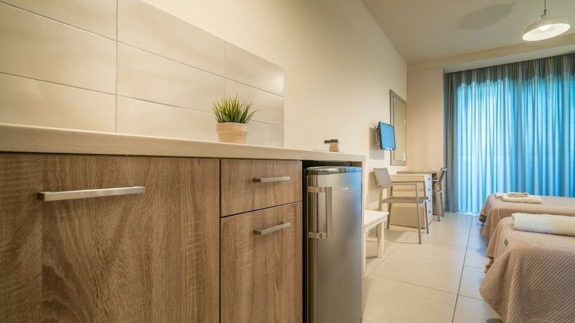 Imagen general del Hotel Fiore Beach Studios. Foto 14