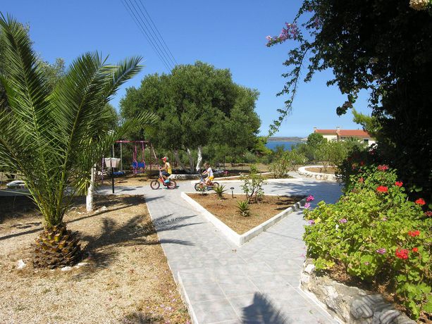 Imagen de los exteriores del Hotel Fiore Di Mare Studios. Foto 11