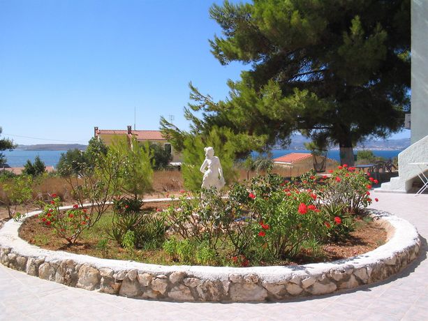 Imagen de los exteriores del Hotel Fiore Di Mare Studios. Foto 16