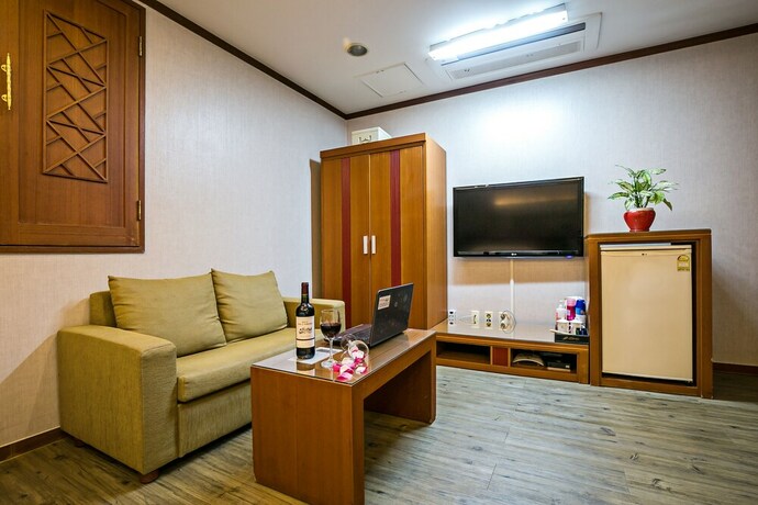 Imagen de la habitación del Hotel Fiore Tourist Hotel. Foto 15