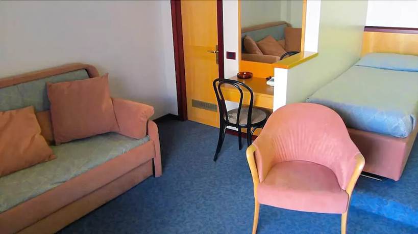 Imagen de la habitación del Hotel Fiorella. Foto 7