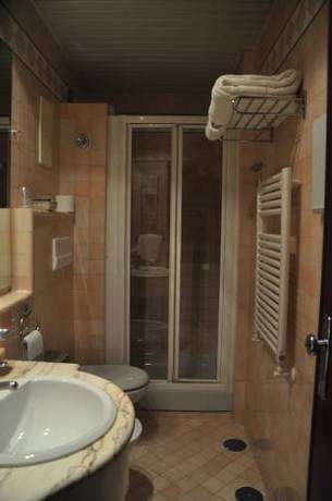 Imagen de la habitación del Hotel Fiorenza. Foto 15