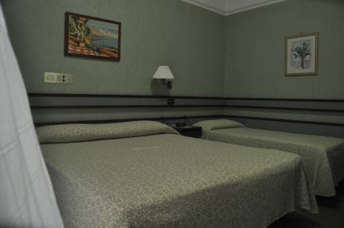 Imagen de la habitación del Hotel Fiorenza. Foto 16