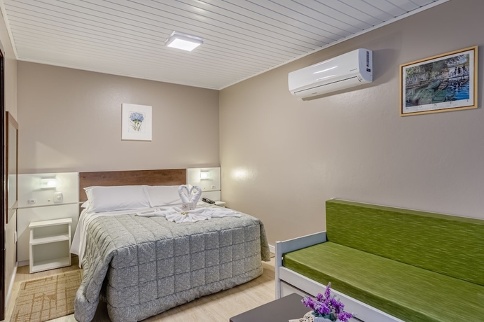 Imagen de la habitación del Hotel Fioreze Quero Quero. Foto 15