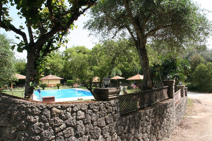 Imagen de los exteriores del Hotel Fiori, Dassia. Foto 12