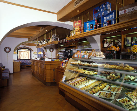 Imagen del bar/restaurante del Hotel Fiori Dolomites Experience. Foto 9