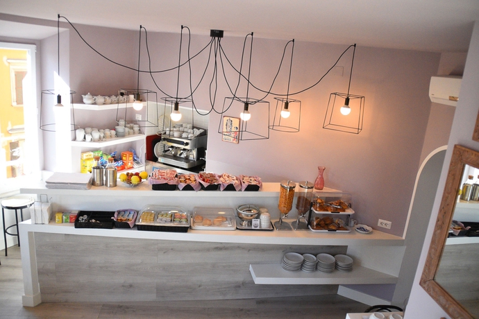 Imagen del bar/restaurante del Hotel Fiori, Via Nazionale. Foto 1