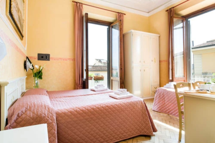 Imagen de la habitación del Hotel Fiorita. Foto 16