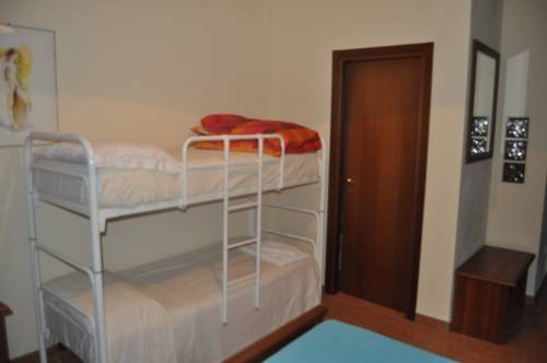 Imagen de la habitación del Hotel Fioriti. Foto 4