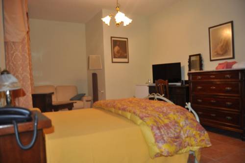 Imagen de la habitación del Hotel Fioriti. Foto 13