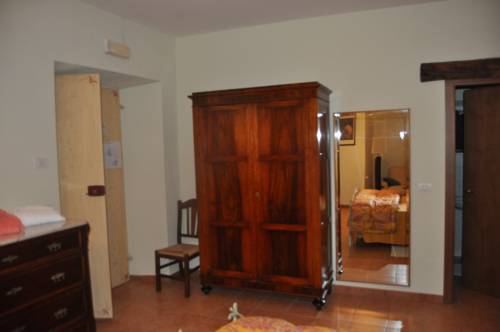 Imagen de la habitación del Hotel Fioriti. Foto 15