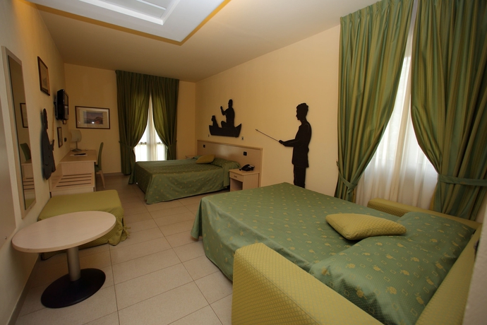 Imagen de la habitación del Hotel Fioroni. Foto 7