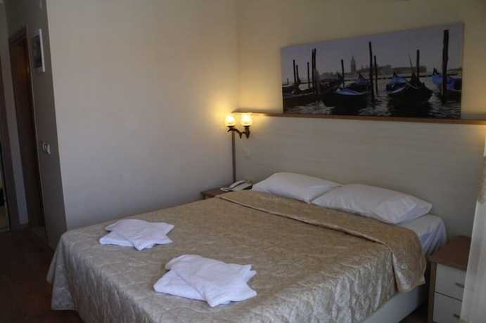 Imagen de la habitación del Hotel Firat Mert. Foto 2