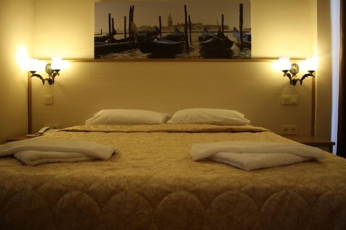 Imagen de la habitación del Hotel Firat Mert. Foto 10