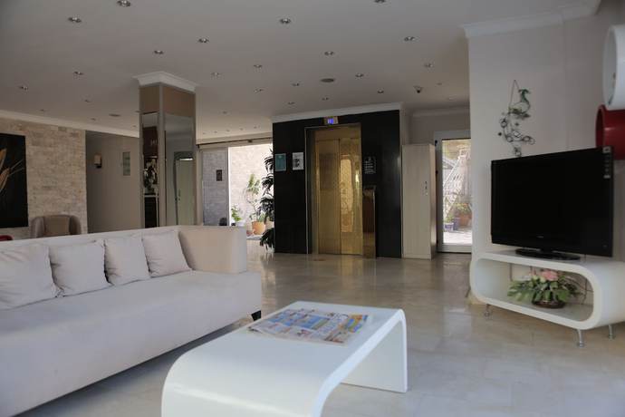 Imagen de los interiores del Hotel Firat Mert. Foto 19