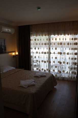 Imagen de la habitación del Hotel Firat Mert. Foto 15