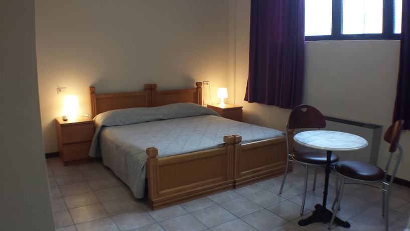 Imagen de la habitación del Hotel Firenze 2000. Foto 2