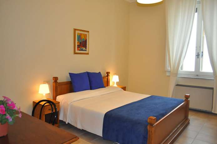 Imagen de la habitación del Hotel Firenze 2000. Foto 4