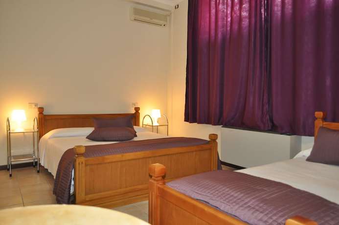 Imagen de la habitación del Hotel Firenze 2000. Foto 15