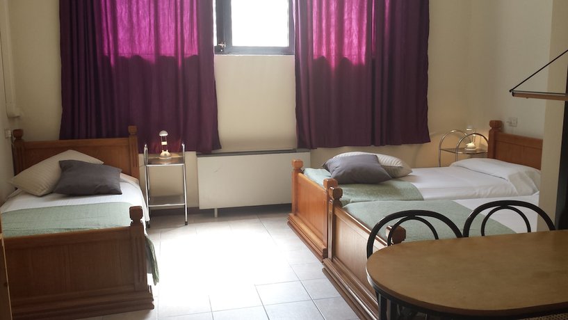 Imagen de la habitación del Hotel Firenze 2000. Foto 16