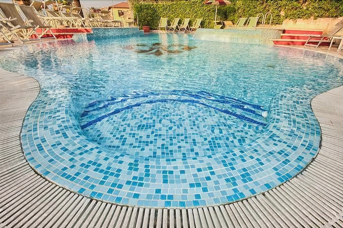 Imagen de la piscina del Hotel Firenze, Brenzone . Foto 11