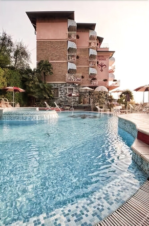 Imagen de la piscina del Hotel Firenze, Brenzone . Foto 13