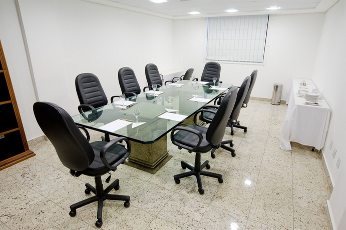 Imagen de los interiores del Hotel Firenze Business. Foto 15